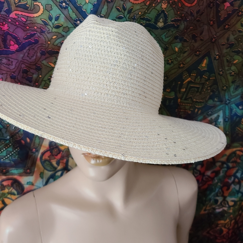 Hat - Picture 5 of 7